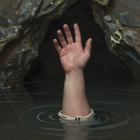 FOE · the Drowned-Hand · B no-amber