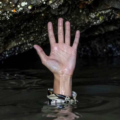 FOE · the Drowned-Hand · F bare